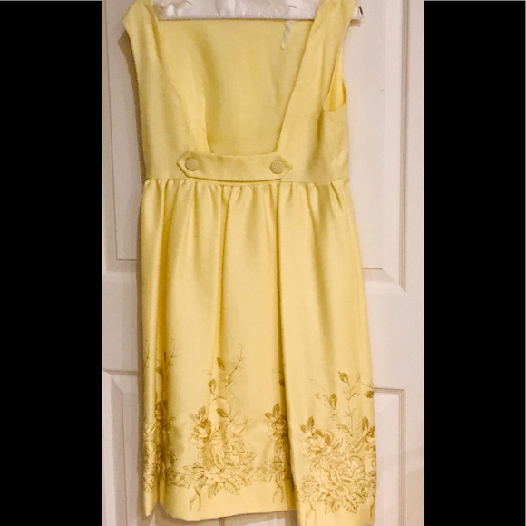 Luscious vintage light yellow embroidered dress - Picture 3 of 8